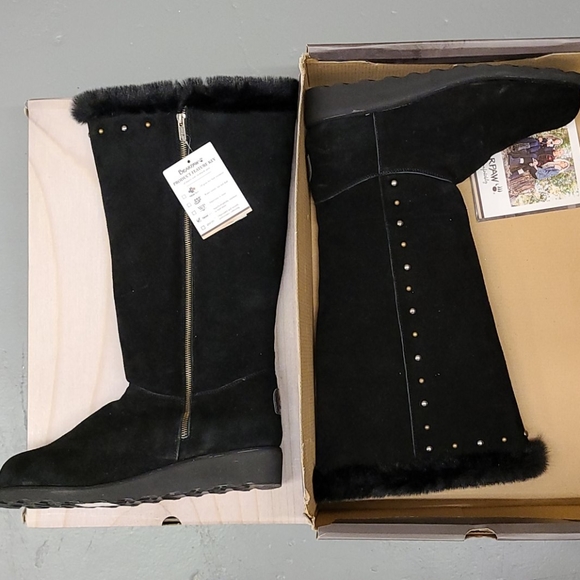 Bearpaw Women's Black Suede Boots - Picture 2 of 8